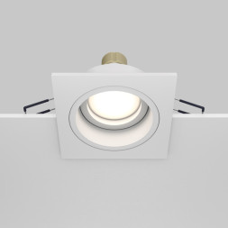 Встраиваемый точечный светильник Maytoni Technical ATOM DL026-2-01W