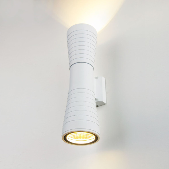 Уличный настенный светильник Elektrostandard 1502 TECHNO LED TUBE DOBLE белый