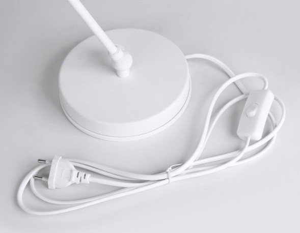 Настольная лампа Ambrella Light TR8152