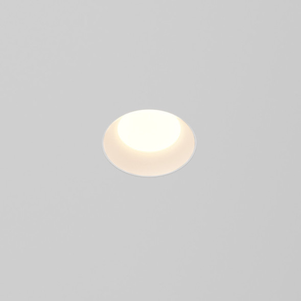 Точечный влагозащищенный светильник DL055-8W3-4-6K-TRS-W Maytoni Technical Okno