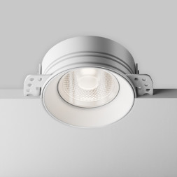 Точечный влагозащищенный светильник Maytoni Technical Flint DL101-GU10-TRS-W