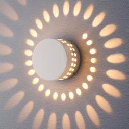 Уличный настенный светильник Elektrostandard 1585 TECHNO LED ARKADA белый