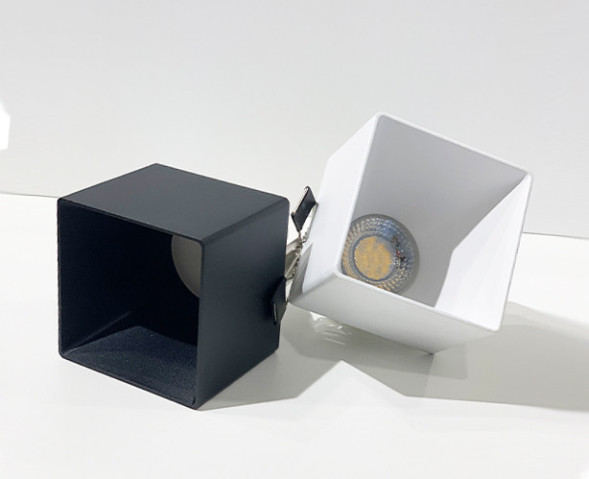 Точечный встраиваемый светильник ITALLINE DL 3024 DL 3024 black