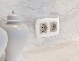 Рамка Ambrella Volt OF940101 OMEGA Opera