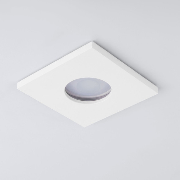 Точечный влагозащищенный светильник Elektrostandard 126 MR16 белый матовый