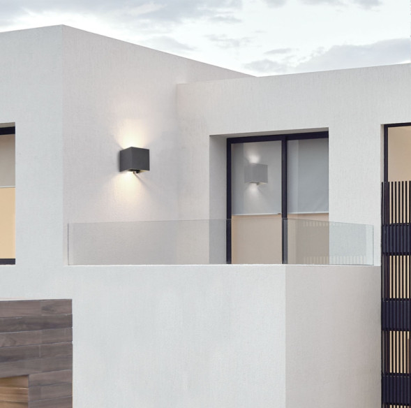 Уличный настенный светильник Maytoni Fulton O572WL-L6B