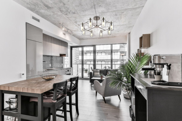 Люстра на штанге Escada CENTAURUS 1115/8PL