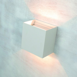 Уличный настенный светильник Mantra Davos 7436