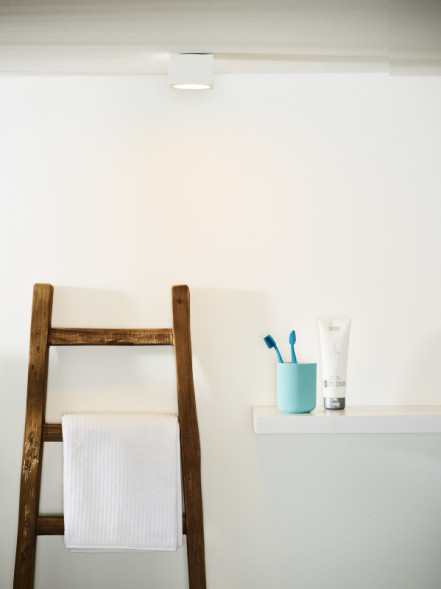 Точечный влагозащищенный светильник LUCIDE 17996/01/31