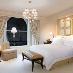 Подвесная люстра Eurosvet Amelia 10054/5 белый с золотом/прозрачный хрусталь Strots