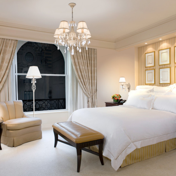 Подвесная люстра Eurosvet Amelia 10054/5 белый с золотом/прозрачный хрусталь Strots