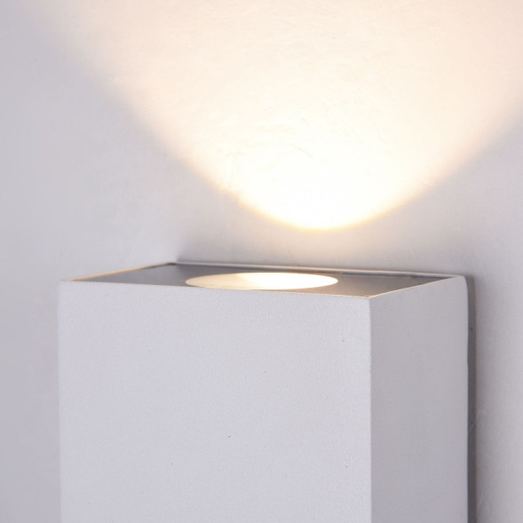 Уличный настенный светильник Maytoni Times Square O581WL-L6W