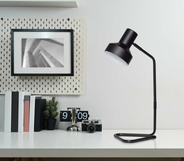 Настольная лампа DeMarkt Хоф 497035201