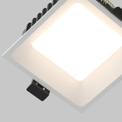 Точечный влагозащищенный светильник Maytoni Technical Okno DL056-8W3-4-6K-W