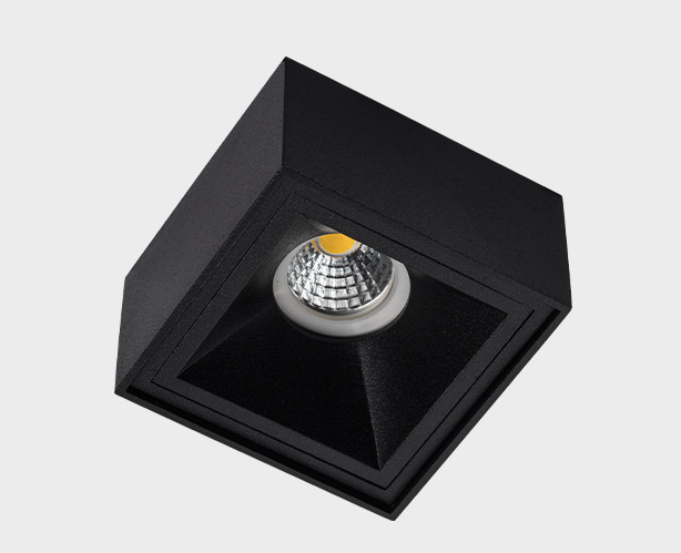 Точечный встраиваемый светильник ITALLINE Megalight MO M01-1018 black