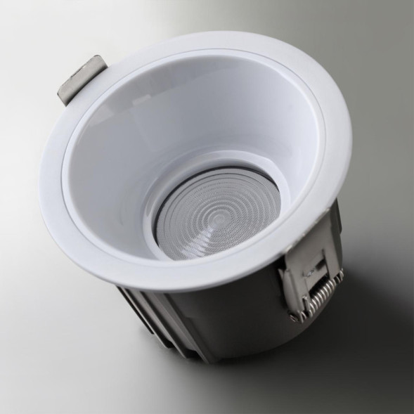 Точечный влагозащищенный светильник Novotech Lang 359428