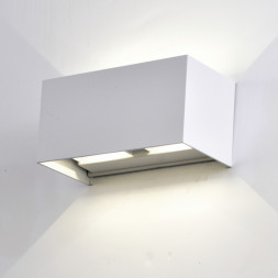 Уличный настенный светильник Mantra Davos 7820