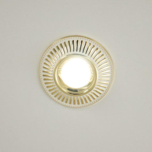 Встраиваемый точечный светильник Citilux Дзета CLD042NW2