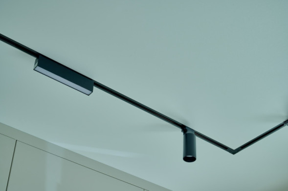 Светодиодный трековый светильник Denkirs SOLID Hals DK6430-BK