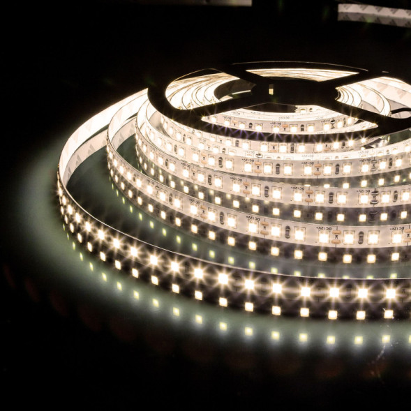 Лента Elektrostandard 2835 12V 120Led 9,6W IP65 / теплый белый 0W 12V белый (теплый) IP65